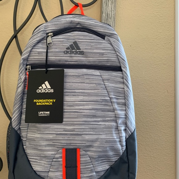 adidas Foundation V Backpack, white/gray New!💕 - Picture 3 of 4